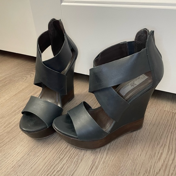 Wedge sandal women’s size 7 - Picture 4 of 8